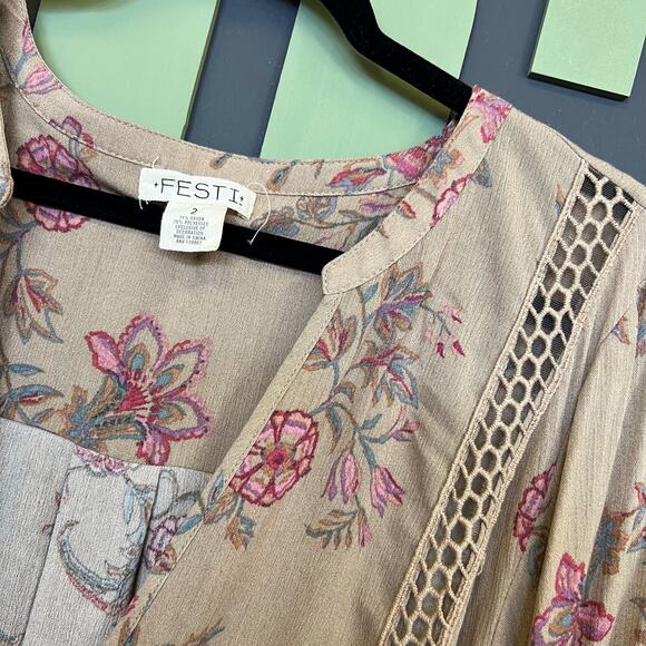 Festi Floral Light Tan V-Neck Tunic Blouse Size 2XL - Picture 3 of 3
